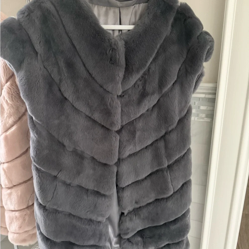 Mink Fur Vest - Picture 4 of 6